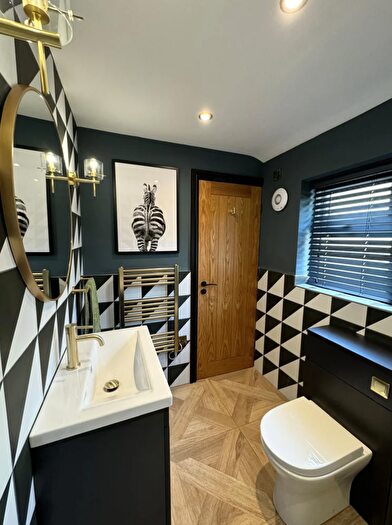 1 Bedroom Flat To Rent In Luxury Bed // Trollope St // Aug, LN5