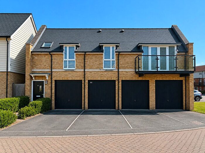 2 Bedroom Maisonette To Rent In Redwood Drive, Epsom, Surrey, KT19