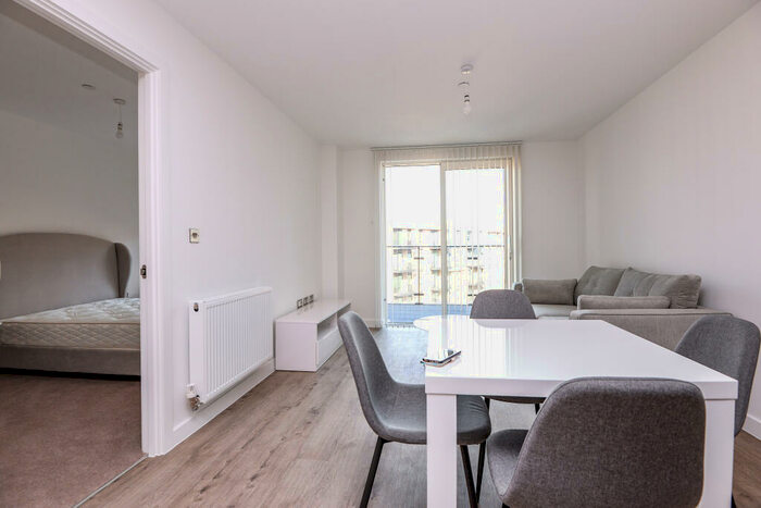 1 Bedroom Flat To Rent In Lockgate Square, Salford, M5