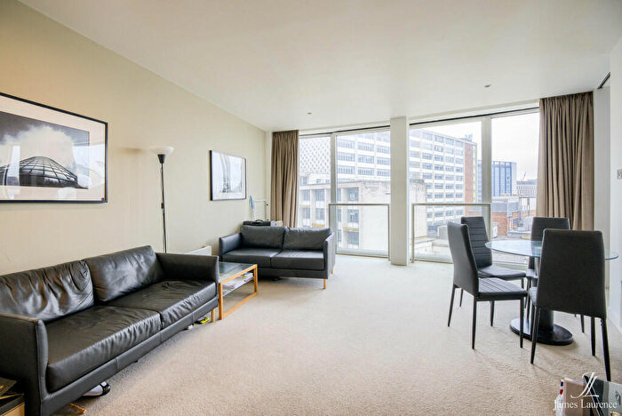 2 Bedroom Apartment To Rent In The Rotunda, New Street, Birmingham, B2