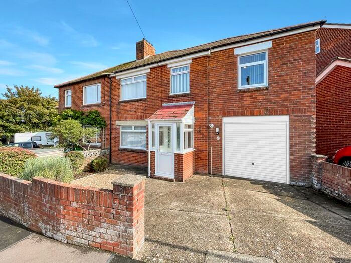 4 Bedroom Semi-Detached House To Rent In Harvey Road, Newport, PO30