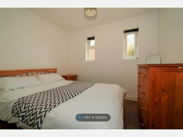 6 Bedroom Terraced House To Rent In Baileys Road, Southsea, PO5