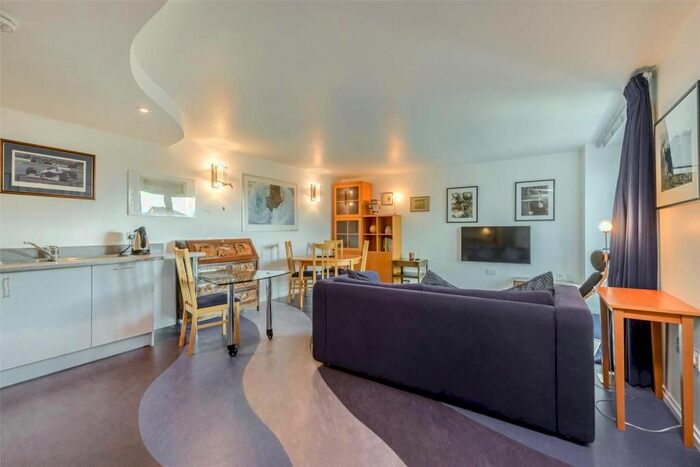 1 Bedroom Flat To Rent In Westminster Bridge Road, London, SE1