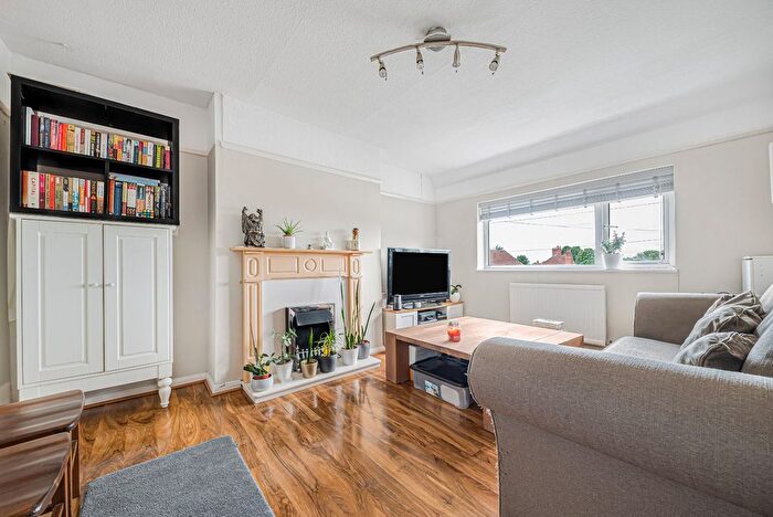2 Bedroom Semi-Detached House For Sale In Kingsground, Eltham, London, SE9