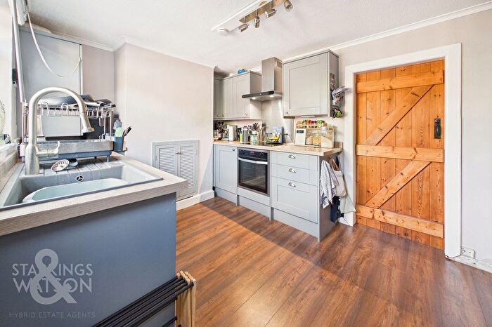 2 Bedroom Terraced House For Sale In Avenue Road, Wymondham, NR18
