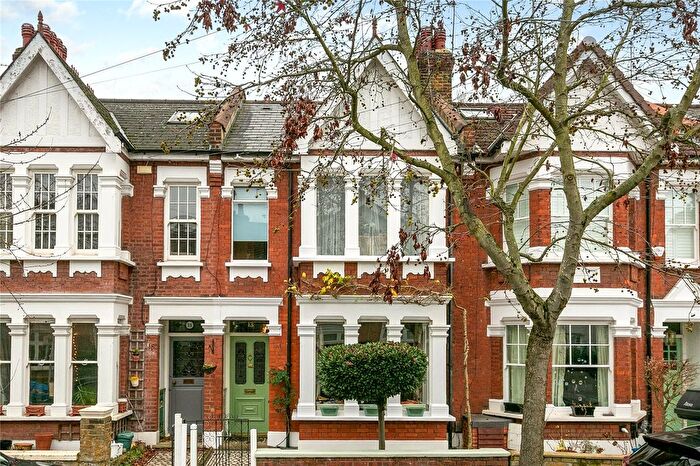 3 Bedroom Terraced House For Sale In Defoe Avenue, Kew, Surrey, TW9