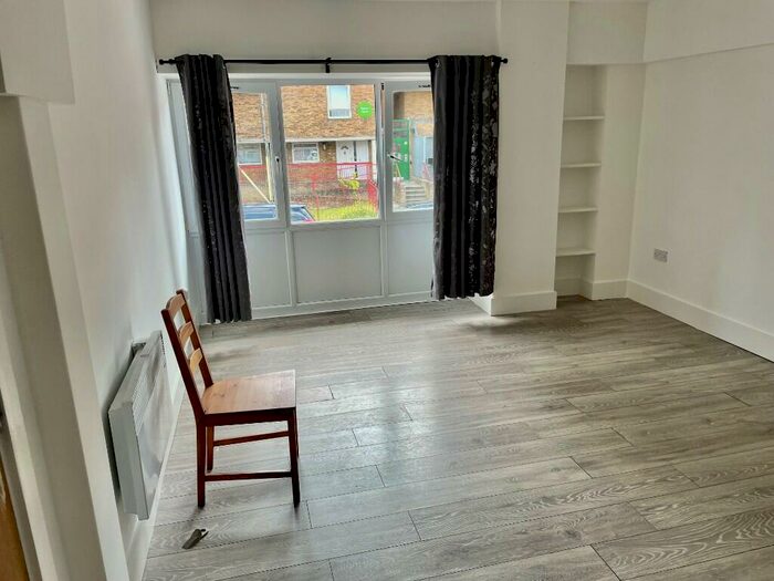 1 Bedroom Flat To Rent In Rollins Street, London, SE15