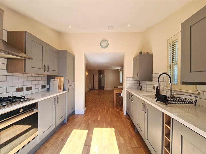 2 Bedroom Flat To Rent In Maplestead Road, Brixton, SW2