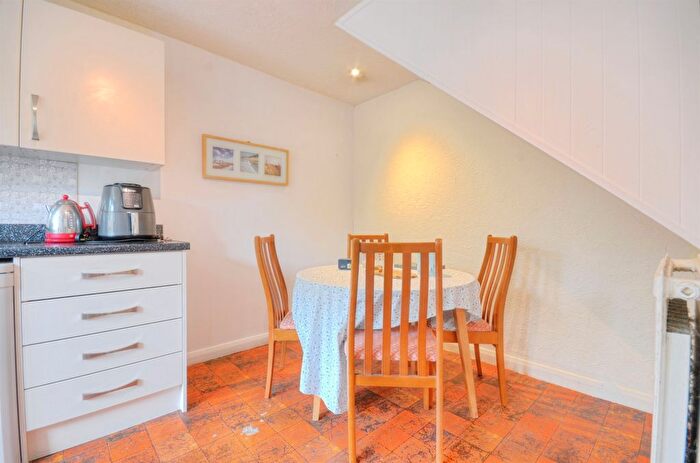 3 Bedroom End Of Terrace House For Sale In Donaldson Road, Salisbury, SP1