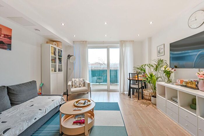 2 Bedroom Flat To Rent In Shipman Road, Royal Docks, London, E16