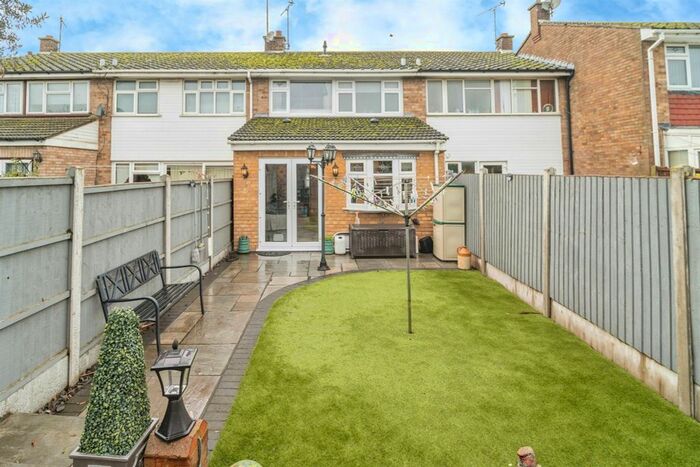 3 Bedroom Terraced House For Sale In Byron Gardens, Tilbury, RM18