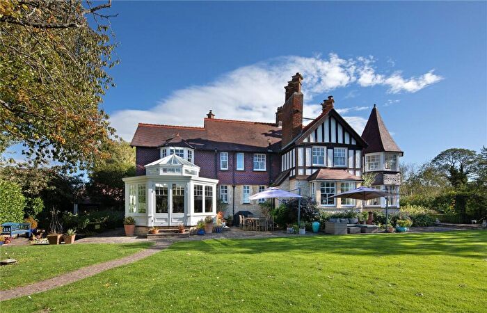 5 Bedroom Detached House For Sale In Thame Road, Piddington, Bicester, Oxfordshire, OX25