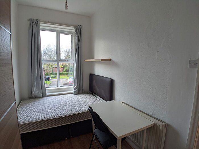 2 Bedroom Flat To Rent In Bed – Mitford Road, Withington, M14