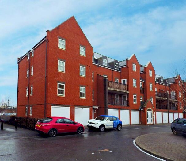 2 Bedroom Apartment To Rent In Lynmouth Road, Swindon, Wiltshire, SN2