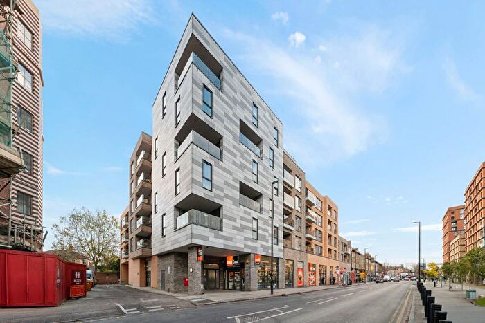 1 Bedroom Flat To Rent In Times Square, High Street, Sutton, SM1