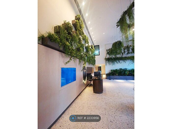 2 Bedroom Flat To Rent In Oxygen Tower, Manchester, M1