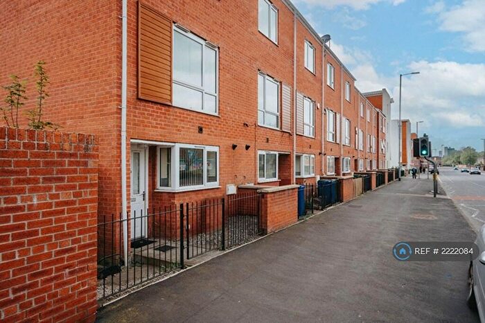 4 Bedroom End Of Terrace House To Rent In Stockport Road, Manchester, M13