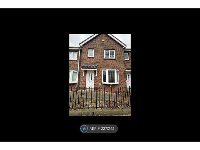 3 Bedroom Terraced House To Rent In Southcoates Lane, Hull, HU9