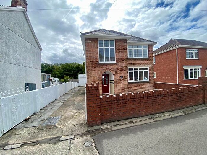 3 Bedroom Property To Rent In Clydach Road, Ynystawe, Swansea, SA6