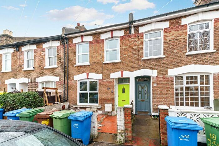 5 Bedroom House To Rent In Machell Road, Nunhead, London, SE15