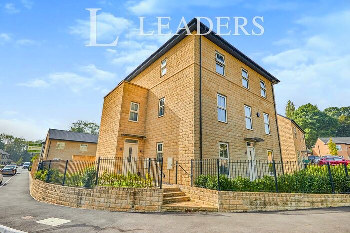 4 Bedroom Town House To Rent In Hulford Street, Chesterfield, S41