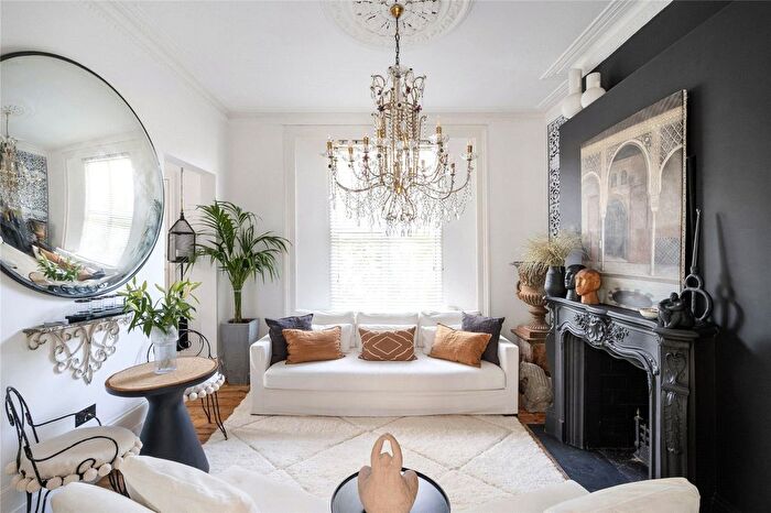 1 Bedroom Flat To Rent In Stowe Road, London, W12