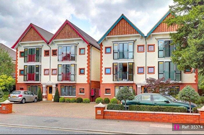2 Bedroom Apartment For Sale In Coombe Road, New Malden, KT3