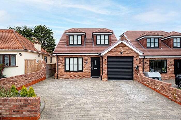 4 Bedroom Detached House For Sale In Great Berry Lane, Langdon Hills, SS16
