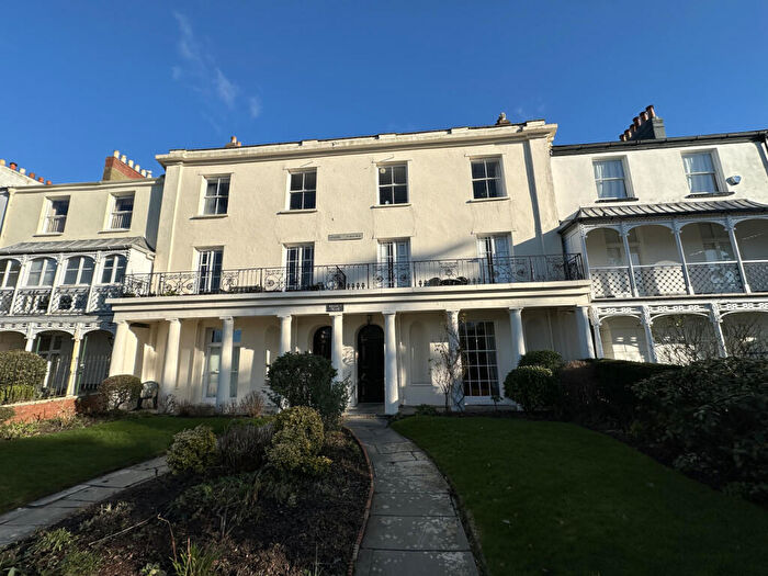 2 Bedroom Flat For Sale In Union Terrace, Barnstaple, EX32