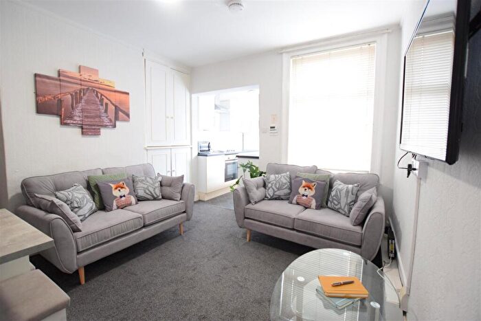 4 Bedroom Terraced House To Rent In Drake Street - Student House - /, LN1