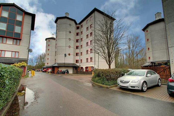 1 Bedroom Flat To Rent In Eleanor Way, Waltham Cross, Herts, EN8