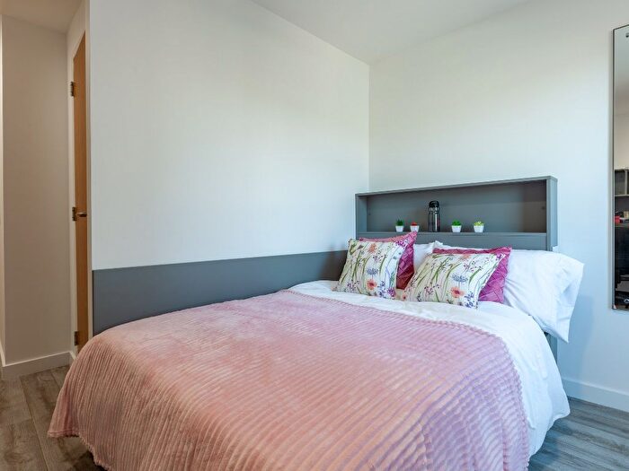 1 Bedroom Flat To Rent In High Street, Swansea, SA1