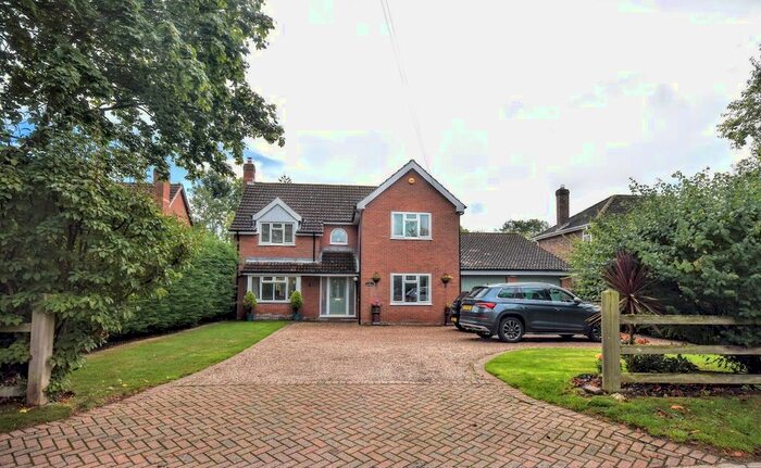 4 Bedroom Detached House For Sale In Church Lane, Utterby, LN11
