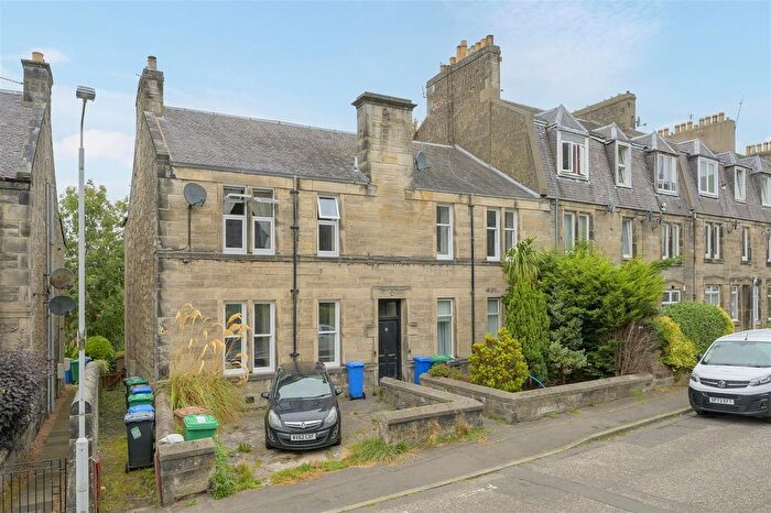 2 Bedroom Flat For Sale In Victoria Terrace, Dunfermline, KY12