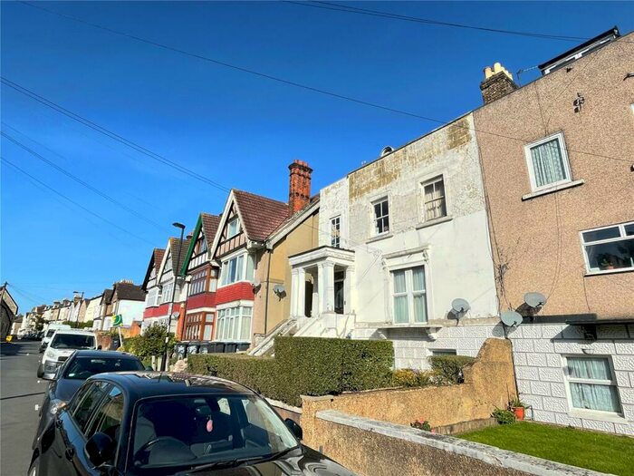 2 Bedroom Apartment To Rent In Albert Road, South Norwood, London, SE25