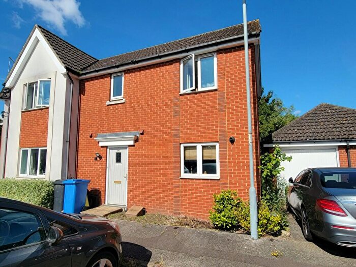 4 Bedroom Semi-Detached House For Sale In Jovian Way, Ipswich, Suffolk, IP1