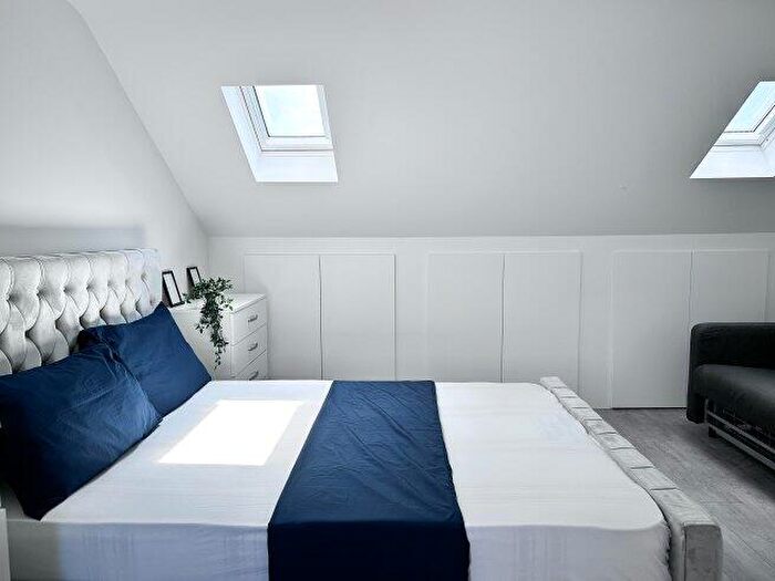 5 Bedroom Flat To Rent In Odessa Road, NW10