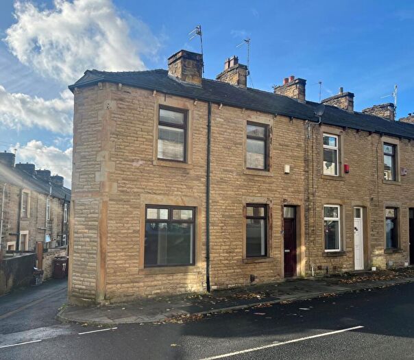4 Bedroom End Of Terrace House For Sale In Wren Street, Burnley, BB12