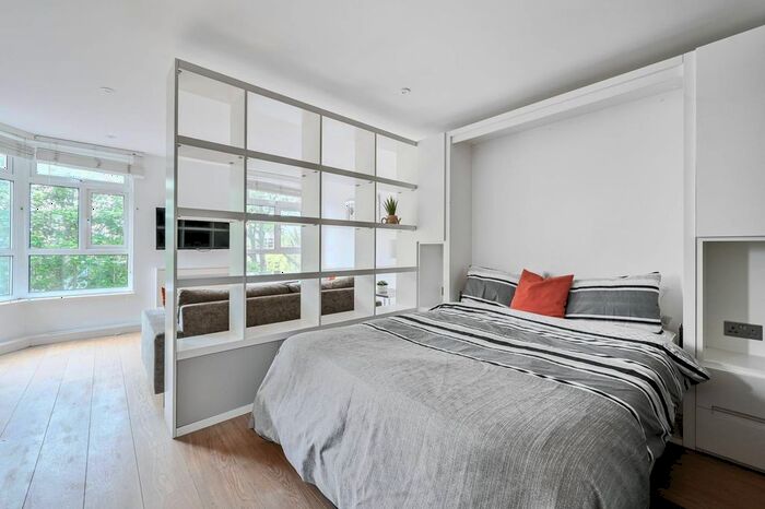 Studio To Rent In Falconwood Court, Blackheath, London, SE3