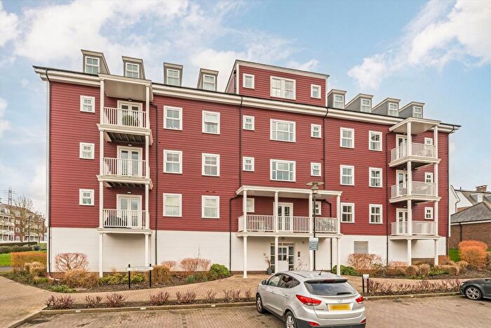 2 Bedroom Flat To Rent In Beaumont Drive, Worcester Park, KT4