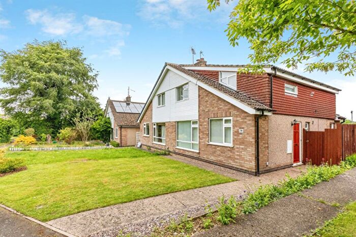 4 Bedroom Semi-Detached House For Sale In London Road, Roade, Northampton, NN7