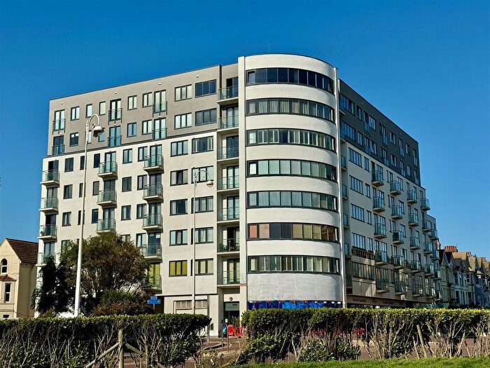 2 Bedroom Flat To Rent In Sackville Road, Bexhill-On-Sea, TN39