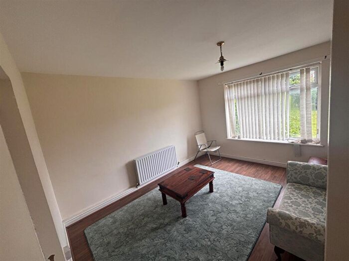 2 Bedroom Flat For Sale In Long Lane, Walton, L9