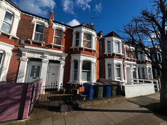 2 Bedroom Flat To Rent In Ivydale Road, London, SE15
