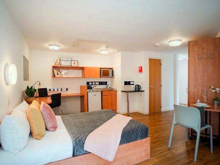 1 Bedroom Apartment To Rent In Cowley Bridge Road, Exeter, EX4