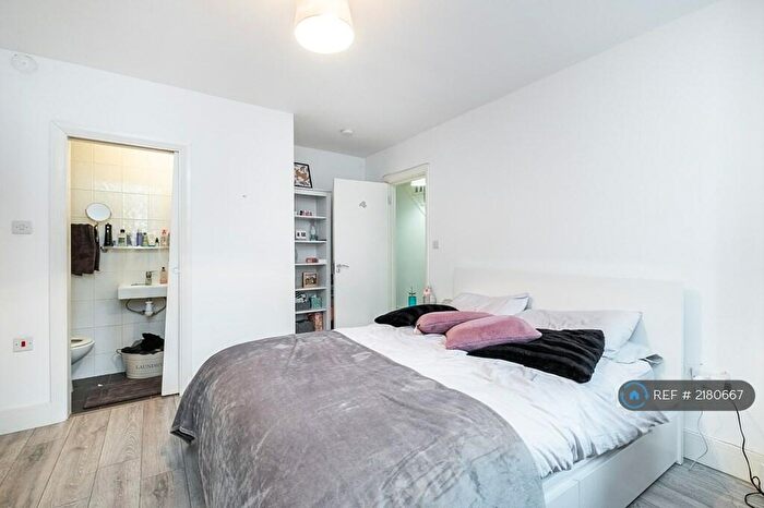 5 Bedroom Terraced House To Rent In Tollington Park, London, N4