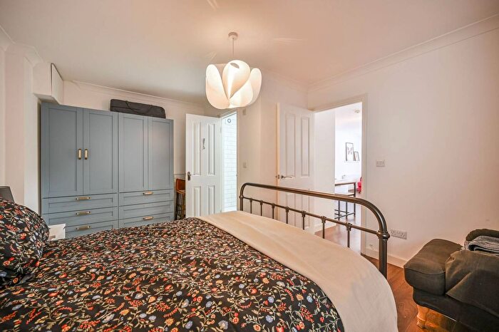 1 Bedroom Flat For Sale In Eden Road, Walthamstow Village, London, E17