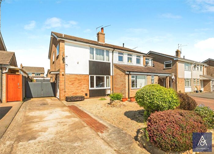 3 Bedroom Semi-Detached House For Sale In Bridgewater Road, Brackley, Northamptonshire, NN13
