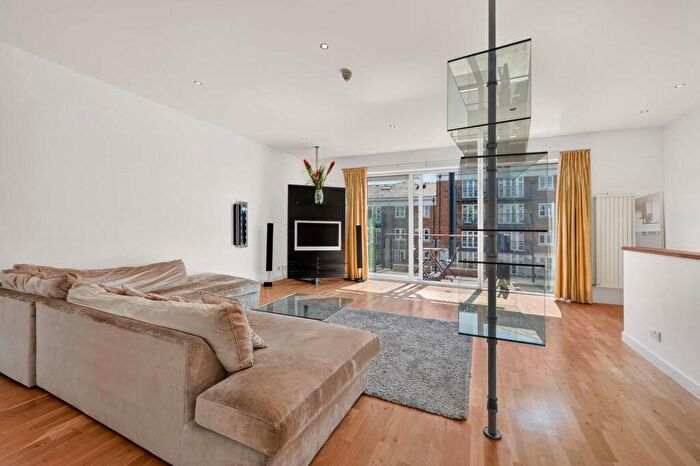 4 Bedroom End Of Terrace House To Rent In Basin Approach, Poplar, E14