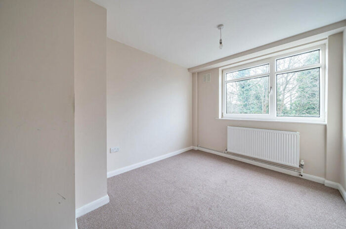 2 Bedroom Apartment To Rent In Kemnal Road, Chislehurst, BR7